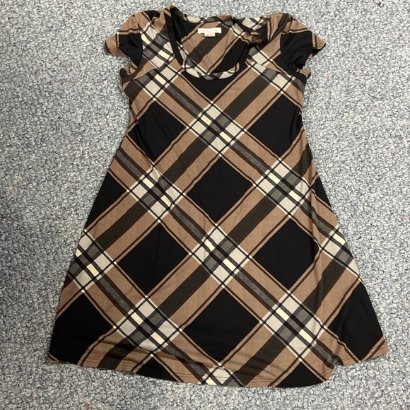 Liz Claiborne Dresses & Skirts - Liz Claiborne lightweight plaid dress
